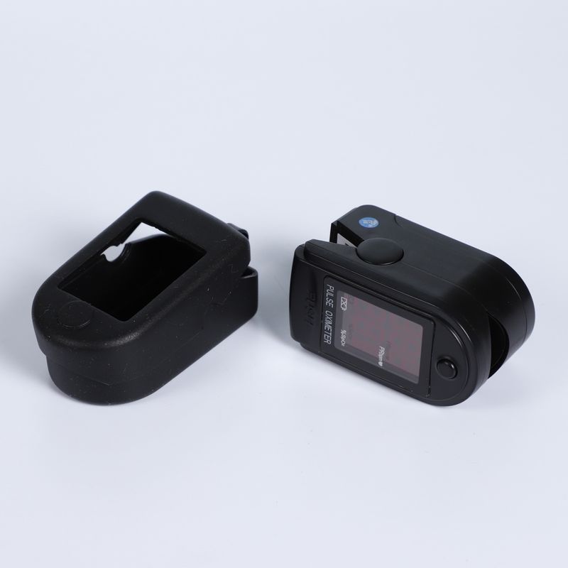oximetro-de-dedo-contec-montserrat-cms-50dl-preto-3